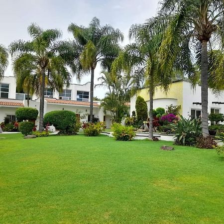 Hotel Canarios Cuernavaca Exterior photo