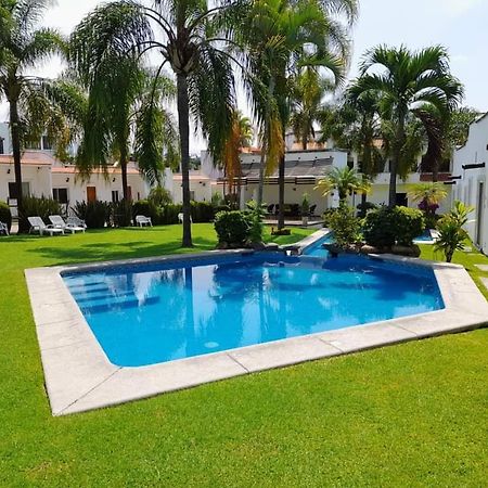Hotel Canarios Cuernavaca Exterior photo