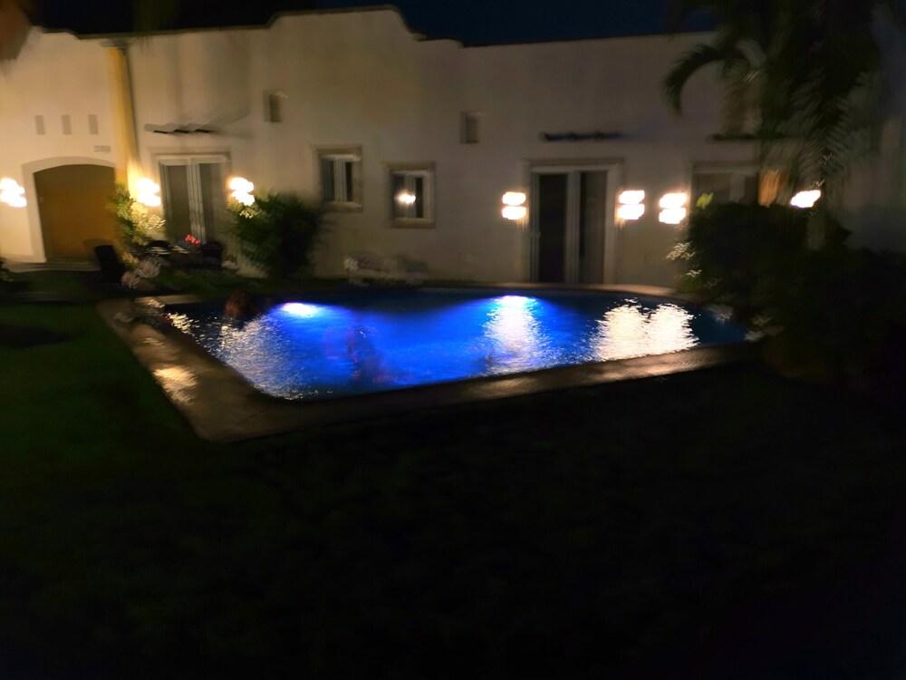 Hotel Canarios Cuernavaca Exterior photo