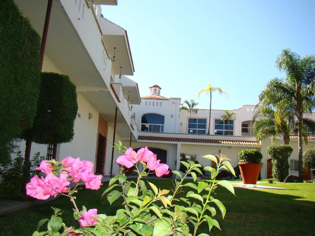 Hotel Canarios Cuernavaca Exterior photo