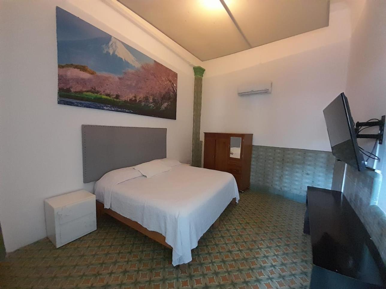 Hotel Canarios Cuernavaca Exterior photo
