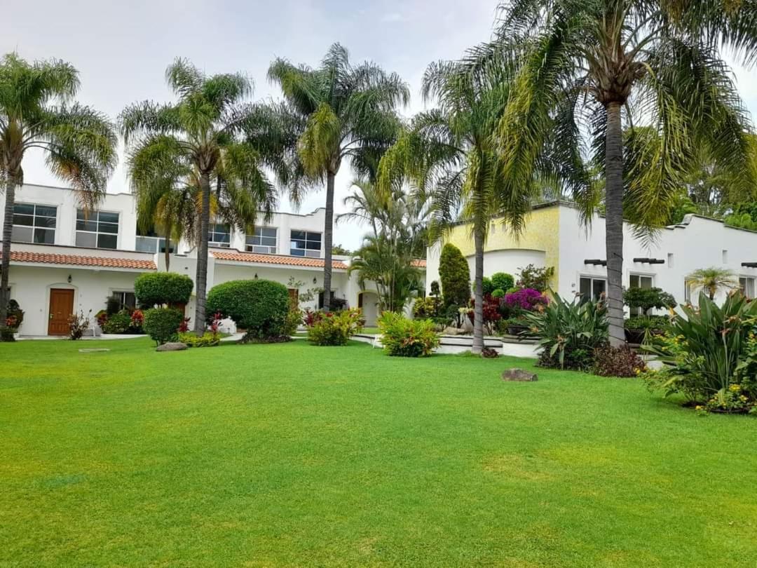 Hotel Canarios Cuernavaca Exterior photo
