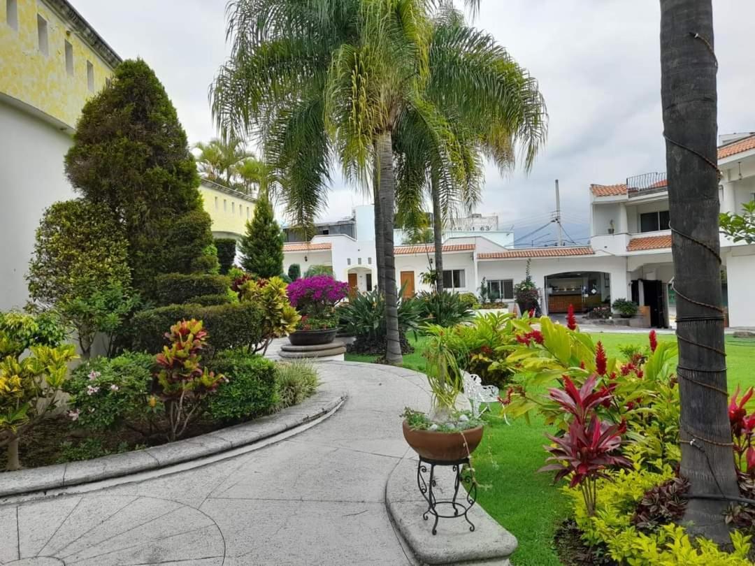 Hotel Canarios Cuernavaca Exterior photo